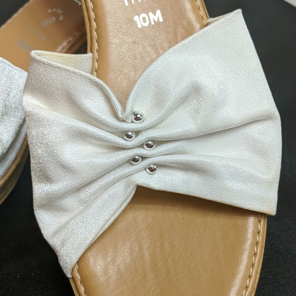 Italian Shoemakers White Mule Sandals (10M) - Picture 2 of 4